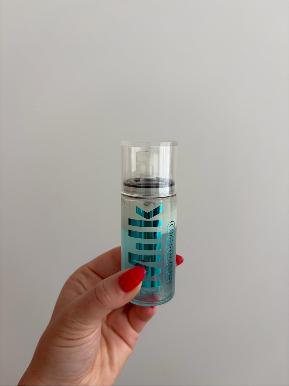 Milk mini hydro grip setting spray